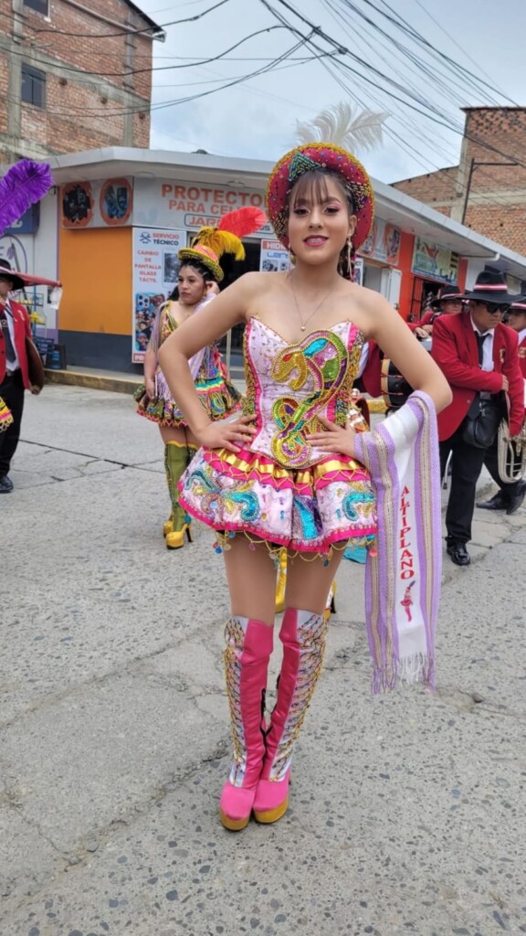 Trajes de morenada de chinas 3